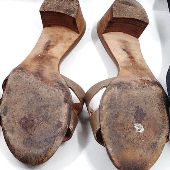 Chic Tan Leather Hermès Oran Women's Heels - Picture 6 of 7